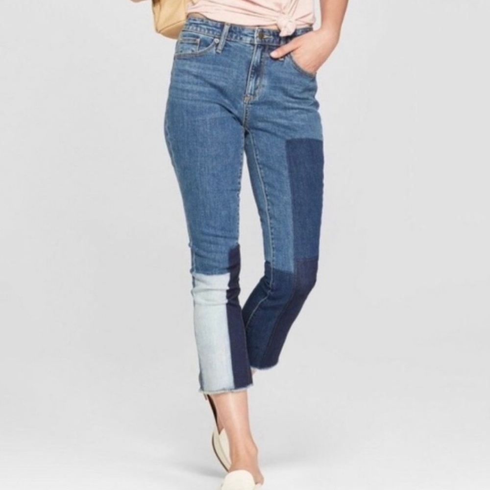 Mid-waist cropped straight leg tri toned jeans